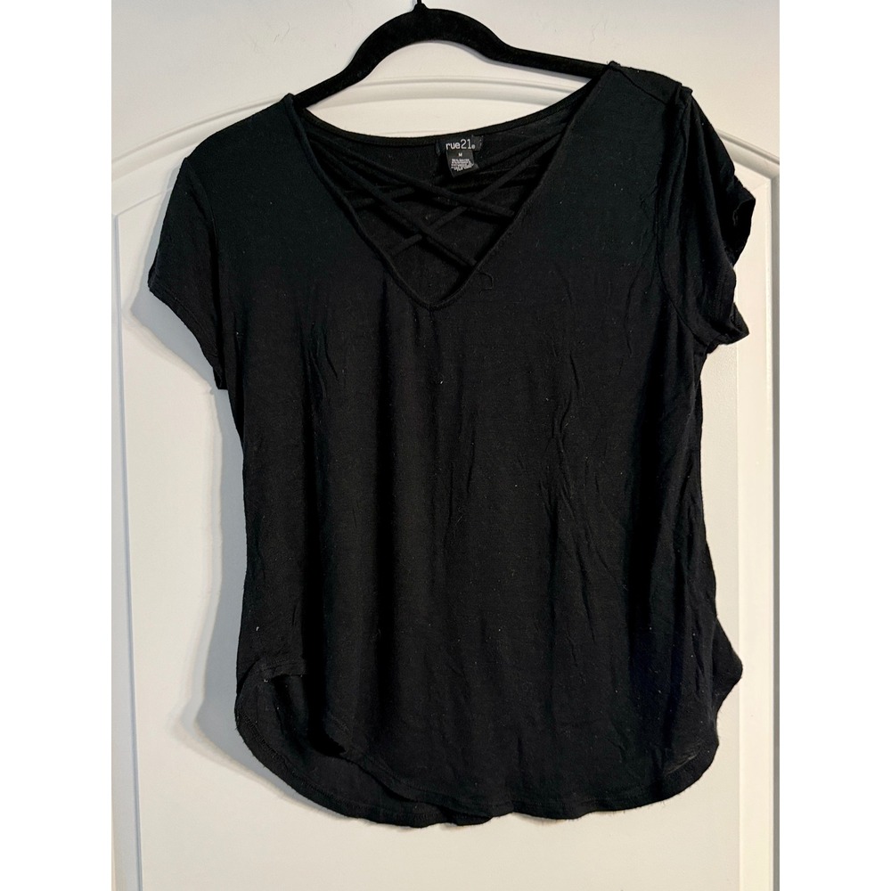 rue21 Lattice V-Neck Top Medium Black Short Sleeve Strappy Tee Grunge Edgy